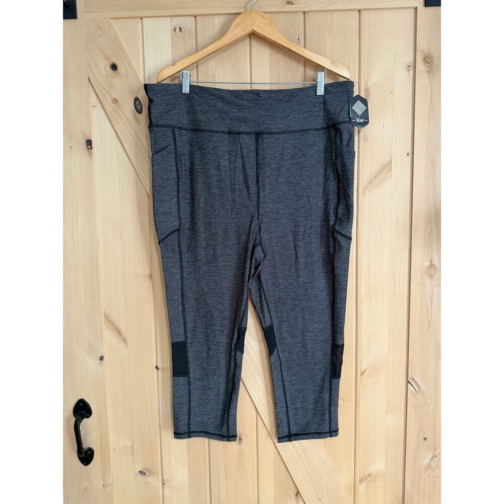 LulaRoe | NWT The Rise Fearless Gray Capri Leggings | Size 3X (24-25)